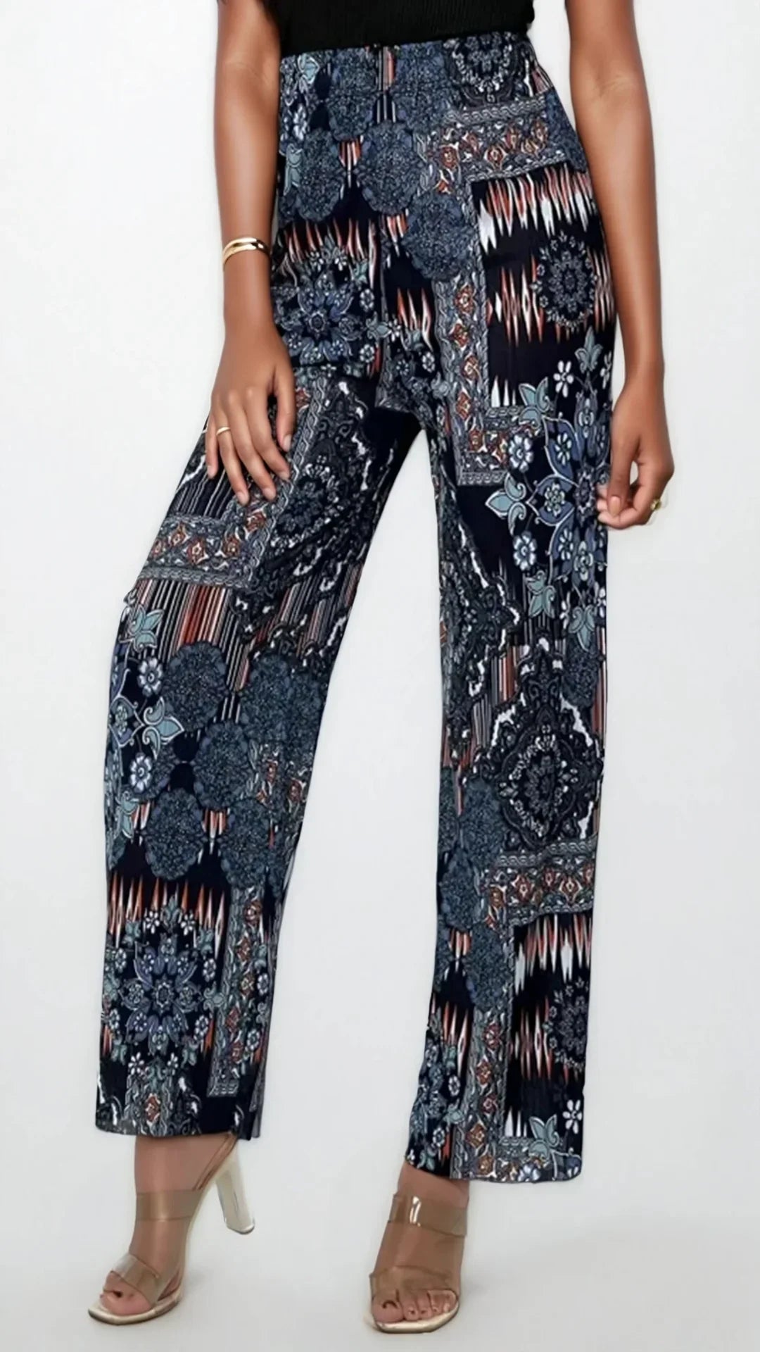 Pantalon palazzo bleu femme à motif floral, tendance 974 Réunion, été élégant.
