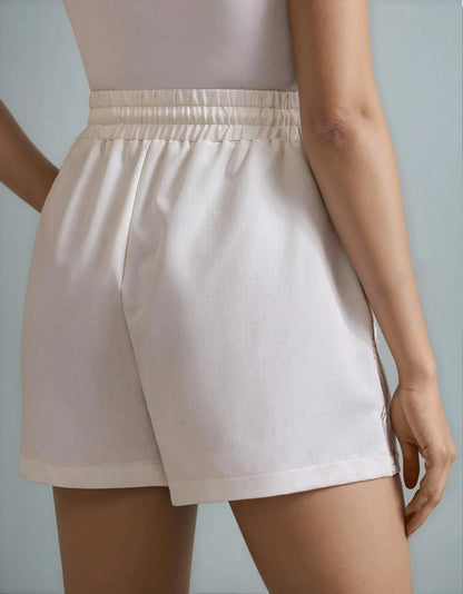 Short blanc femme taille haute, tissu léger, mode 974 Réunion, vue de dos